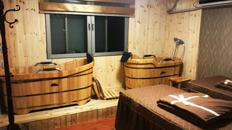Monica massage spa