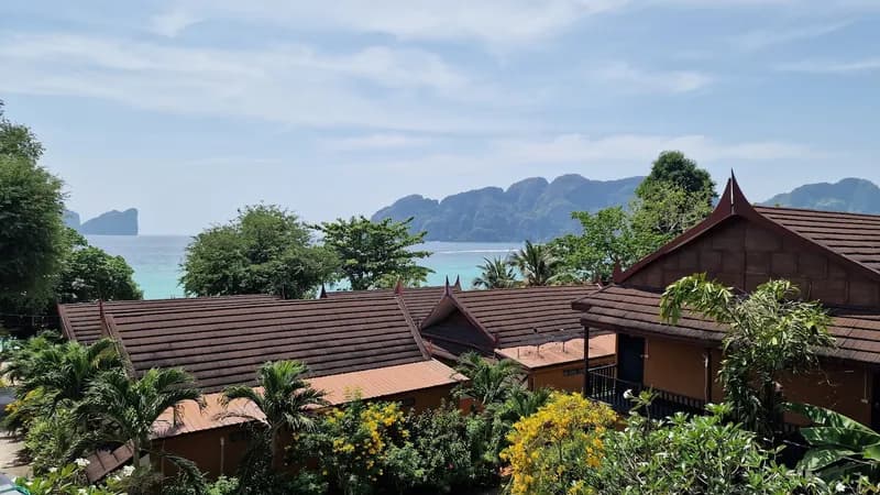 Phi Phi Long Beach Resort & Villa