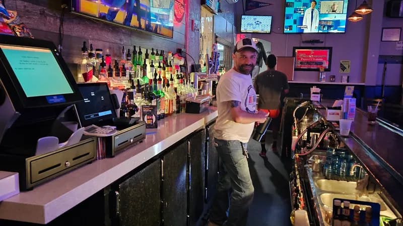 The Avenue Pub