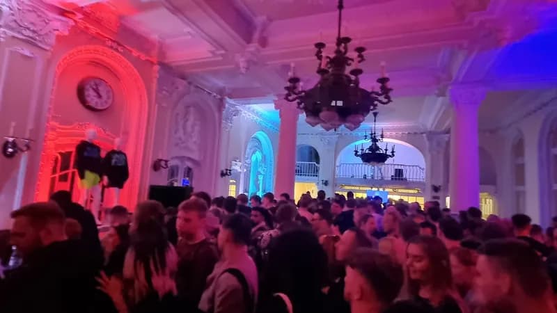 SPARTY - Széchenyi Bath Party