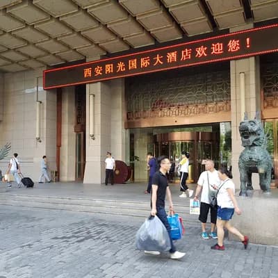 Grand Soluxe International Hotel Xi'an Parking Lot