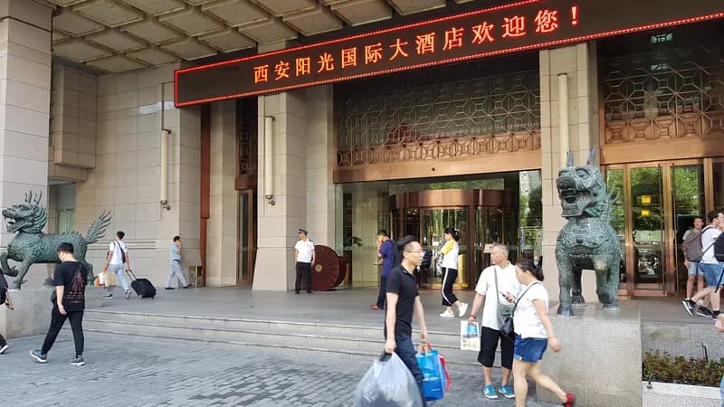 Grand Soluxe International Hotel Xi'an Parking Lot