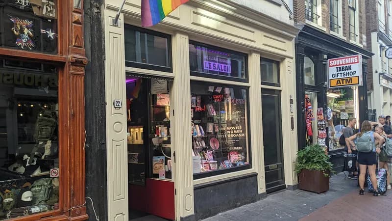 William Higgins' le Salon
