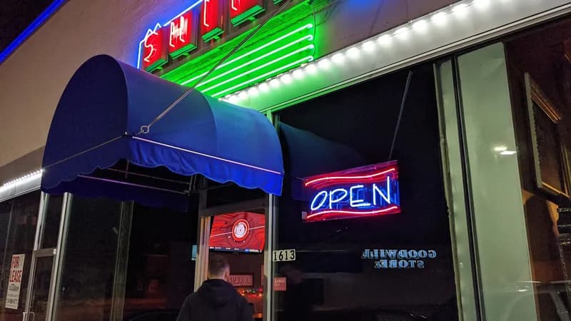 Ships Lounge