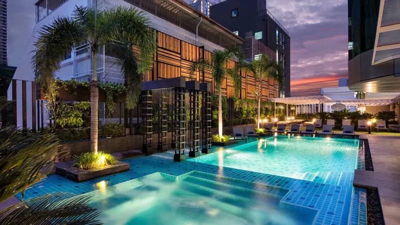 Solitaire Bangkok Sukhumvit 11