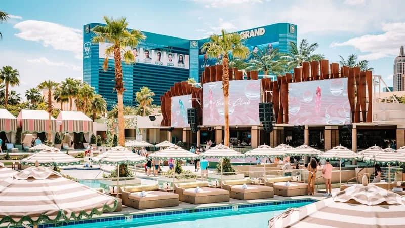 Wet Republic Ultra Pool