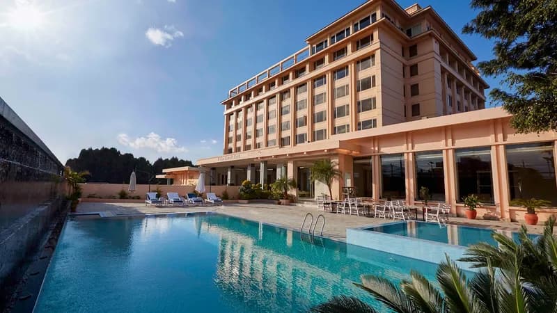 The Everest Hotel