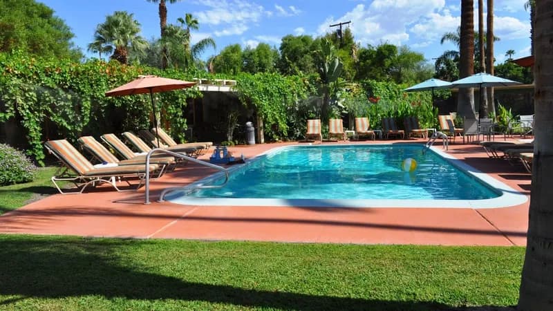Vista Grande Resort - A Gay Men's Resort