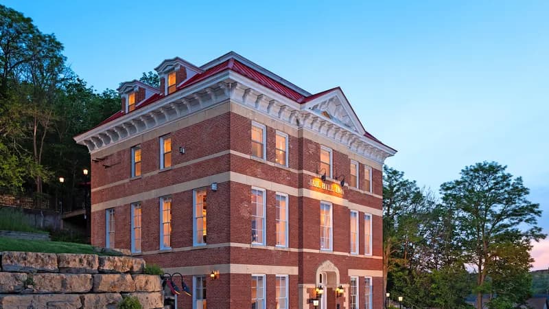 Jail Hill Inn