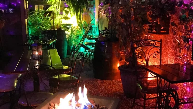 Le Patio - The tiniest cutest Restaurant in South Florida