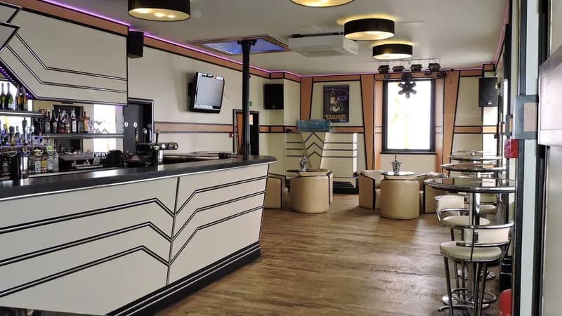 The White Swan Bar