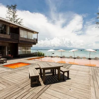 Baan Ploy Sea