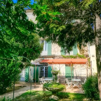 AU SAINT ROCH Hôtel et Jardin