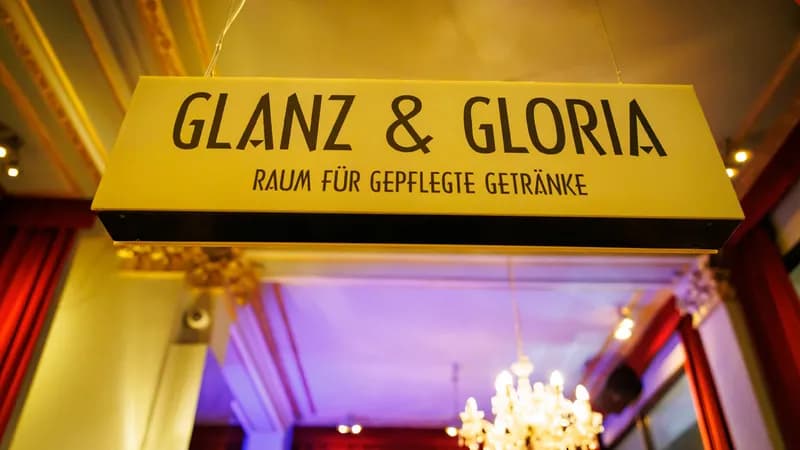 Glanz & Gloria at Schmidts TIVOLI