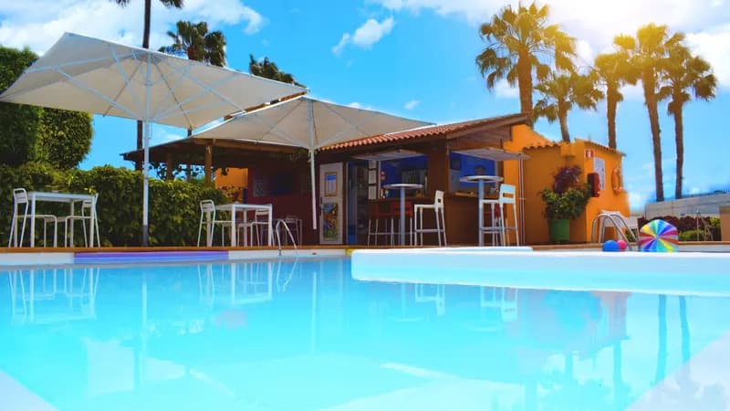 Tropical La Zona Gay Resort