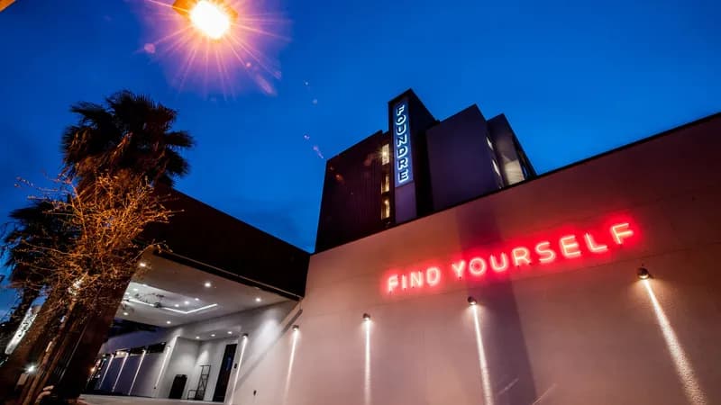 FOUND:RE Phoenix Hotel