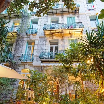 Le Windsor Jungle Art Hotel