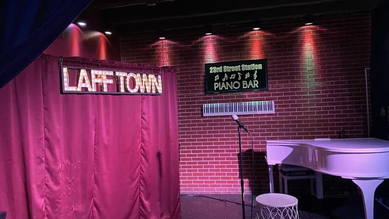 23rd Street Station Piano Bar