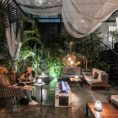 Café Noir Bar & Lounge