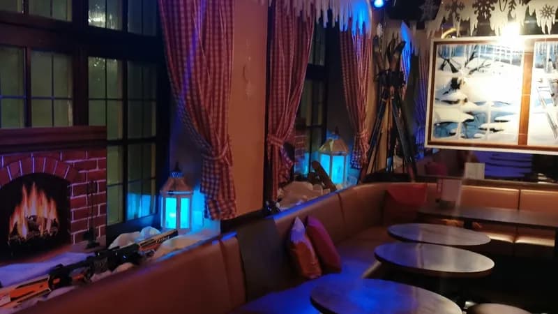 Petra's Tip-Top-Bar