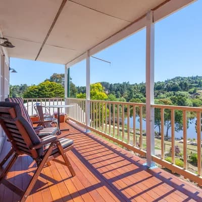 Balconies Lakeside (Book Direct)