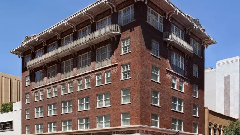 The Ashton Hotel