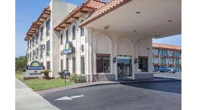 Days Inn by Wyndham Anaheim Near the Park