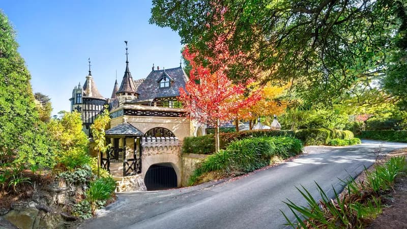 Thorngrove Manor House