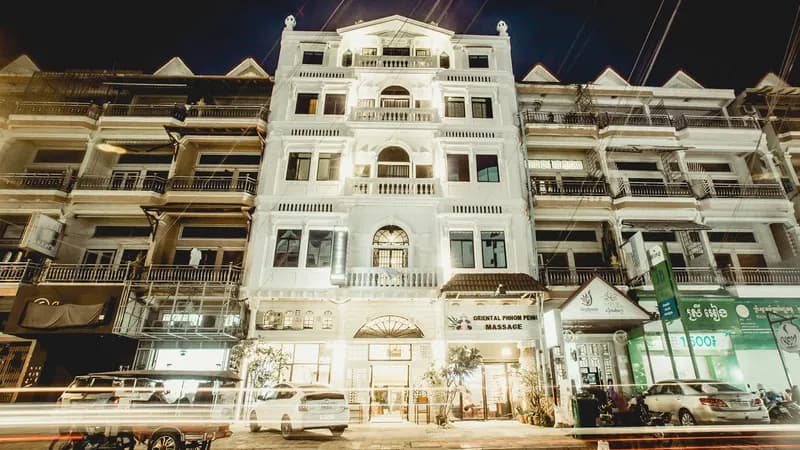Grand Elevation Hotel