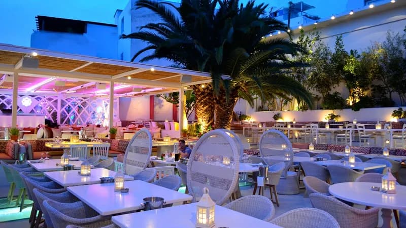 Uno Con Carne - Steak House and Oyster Bar