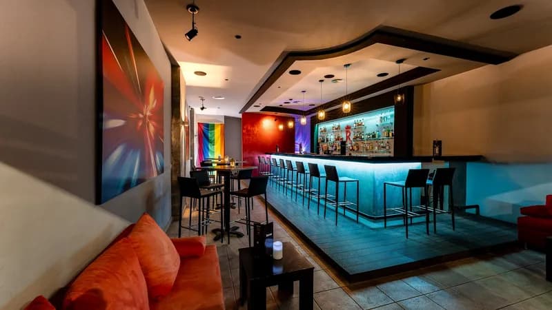 Reina Gay Bar & Club