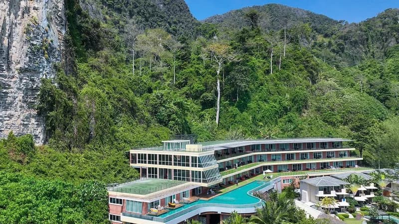 Phi Phi Cliff Beach Resort