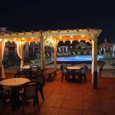 Executive Inn & Suites