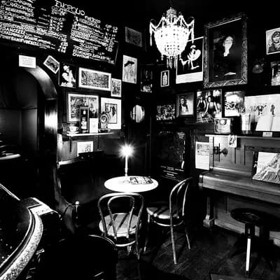 Petit Cafe