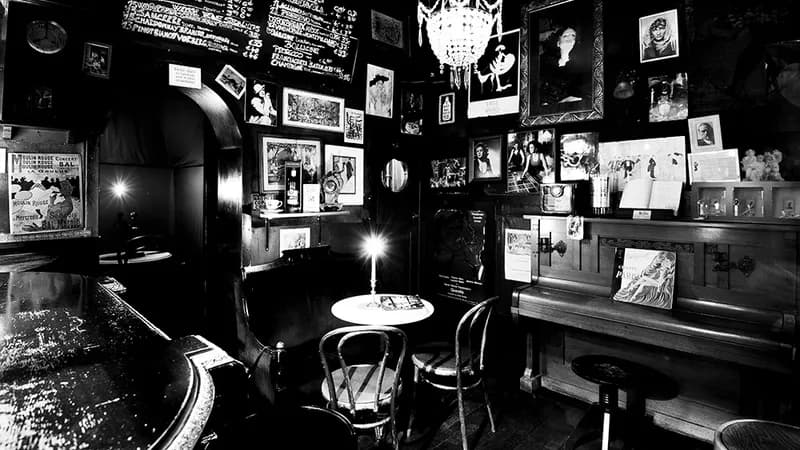 Petit Cafe