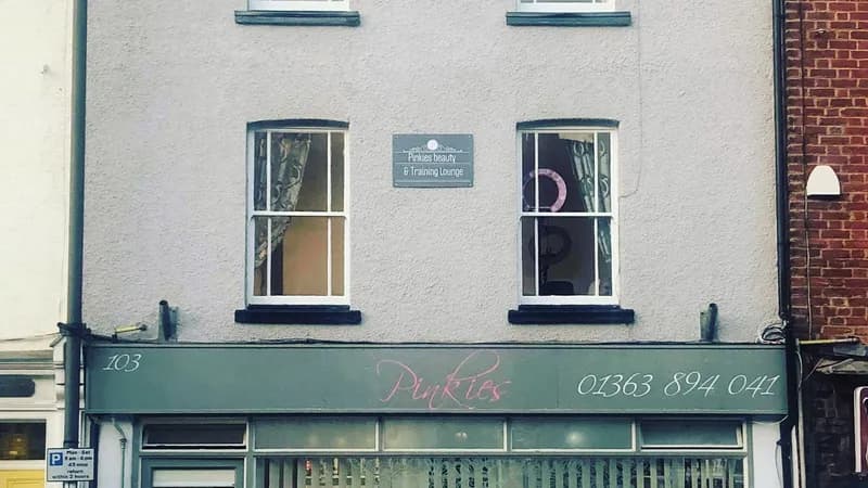 Pinkies - Aesthetics, beauty, nails and training.