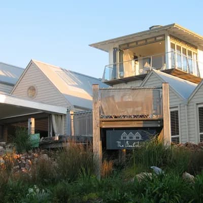 The Boatshed Hotel