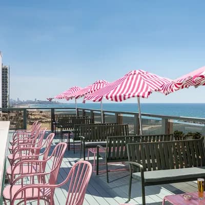 Leonardo Gordon Beach, TLV