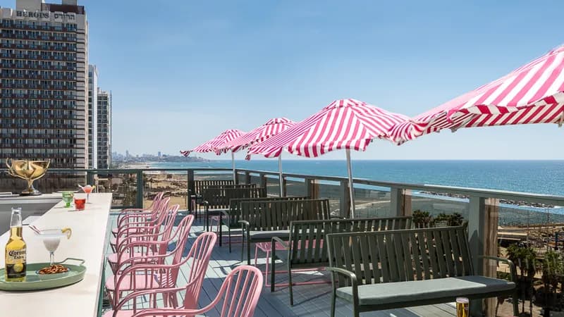 Leonardo Gordon Beach, TLV