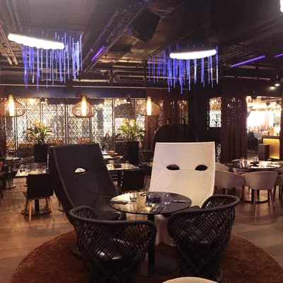 Carré Bar & Lounge