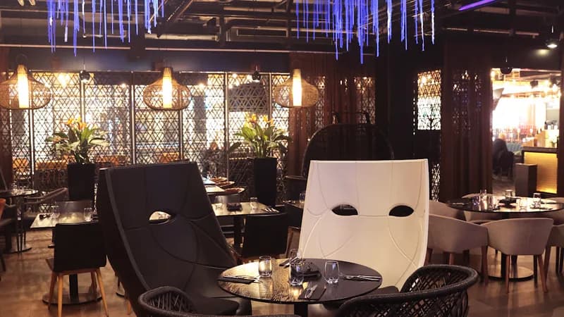 Carré Bar & Lounge