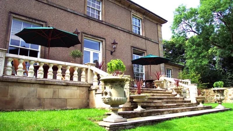 Hedgefield House