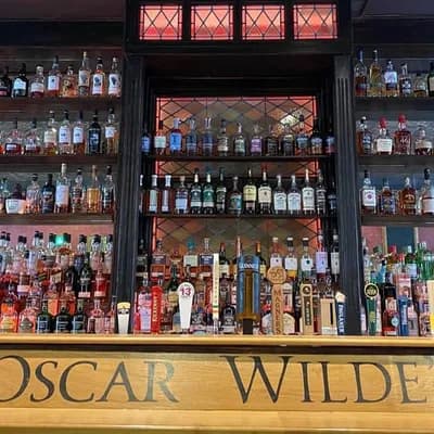 Oscar Wilde‘s Irish Pub & Whiskey Bar