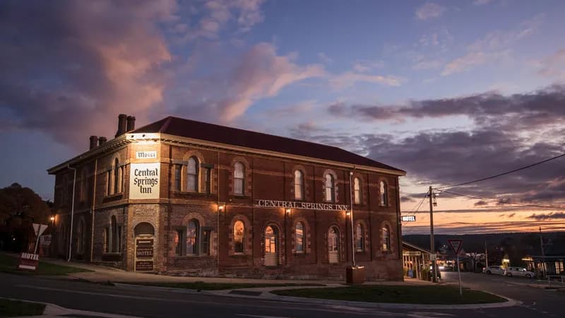 Central Springs Inn
