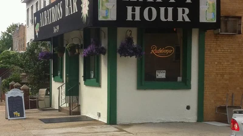 Albatross Bar