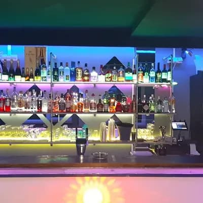 Comeback Bar & Lounge