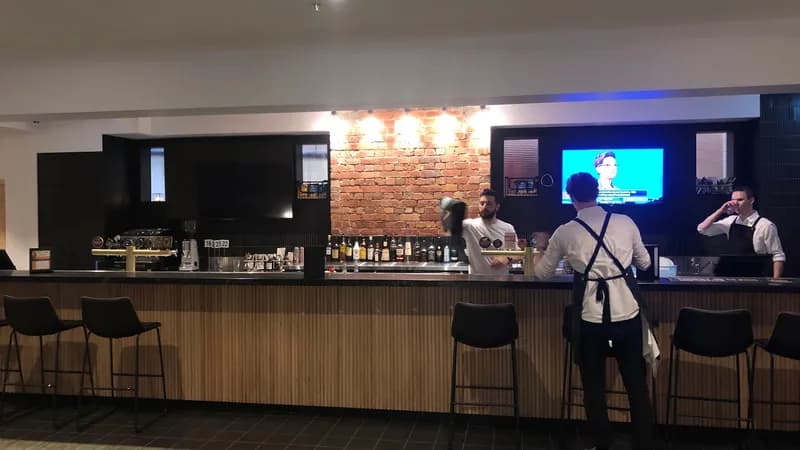 Vic's Bar