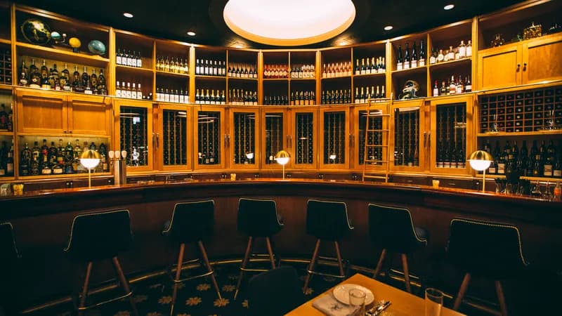 Cherry Circle Room