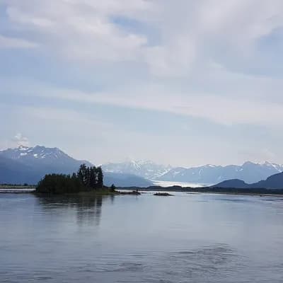 Alaskan Adventure Haven. Glamping and Outdoor Center.