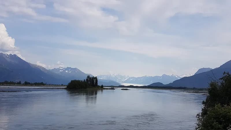 Alaskan Adventure Haven. Glamping and Outdoor Center.